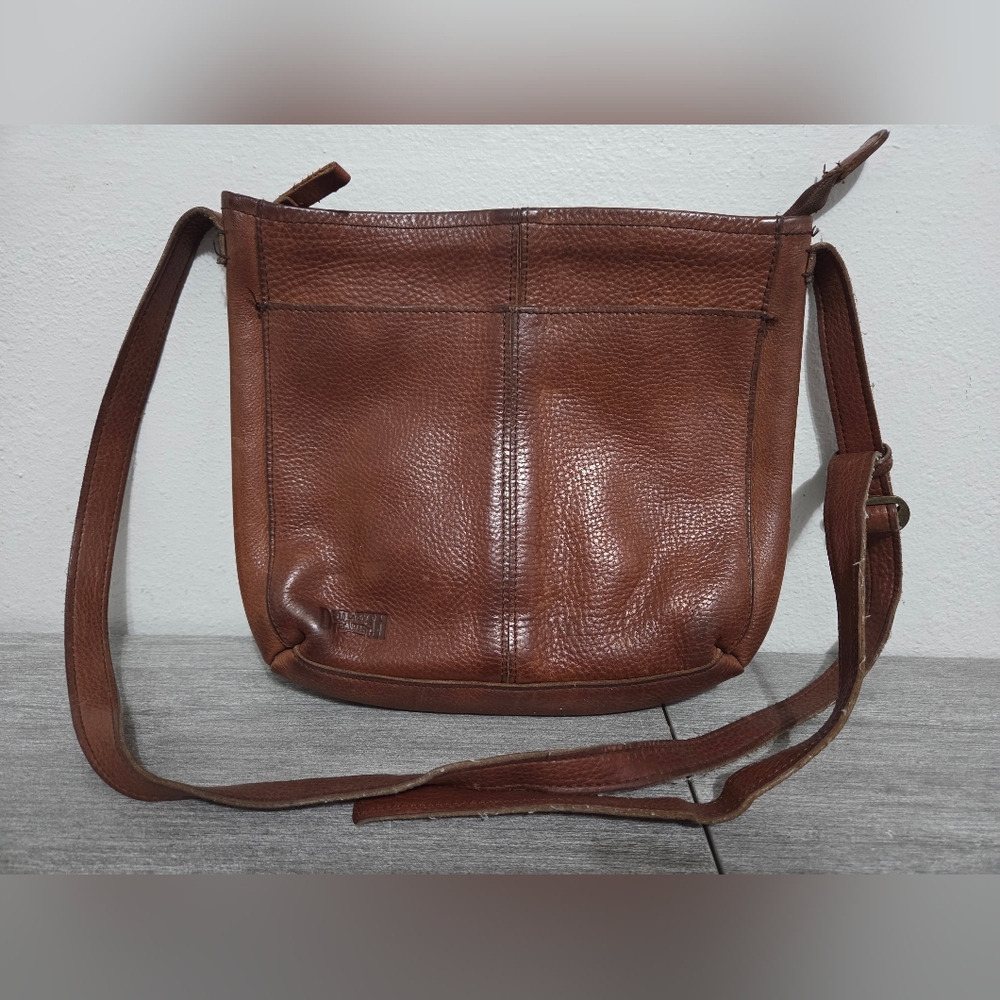 Duluth Trading Company Brown Leather Crossbody/Shoulder Purse Pebble Distressed